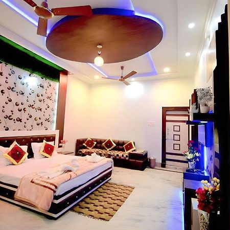 Taj Square A Luxurious Family Homestay Agra  Εξωτερικό φωτογραφία