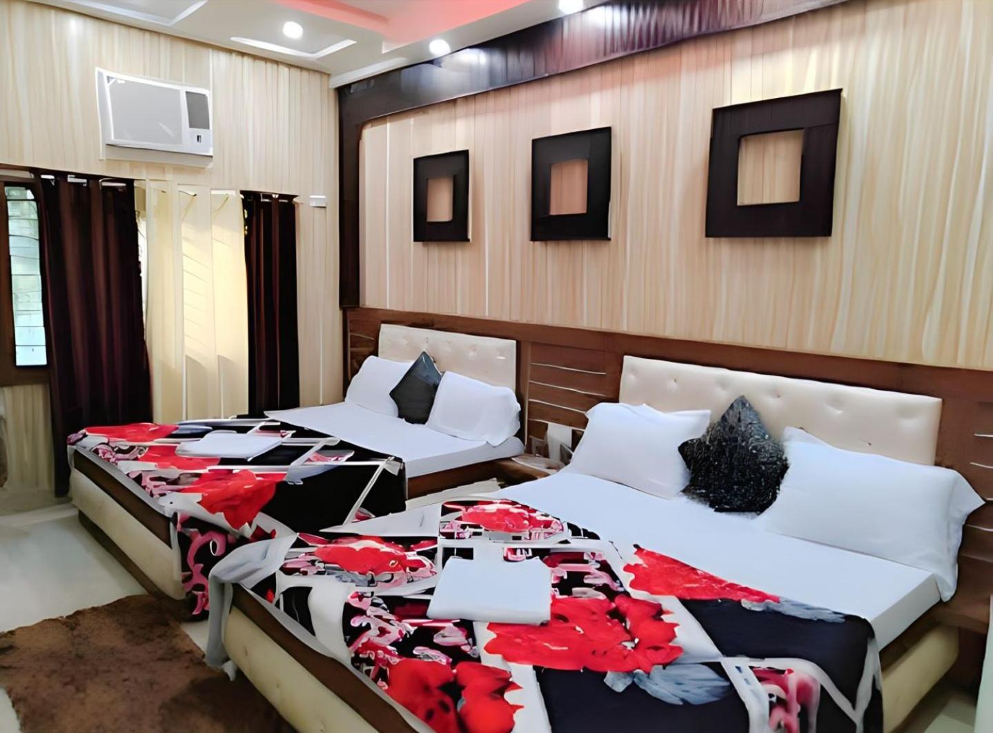 Taj Square A Luxurious Family Homestay Agra  Εξωτερικό φωτογραφία