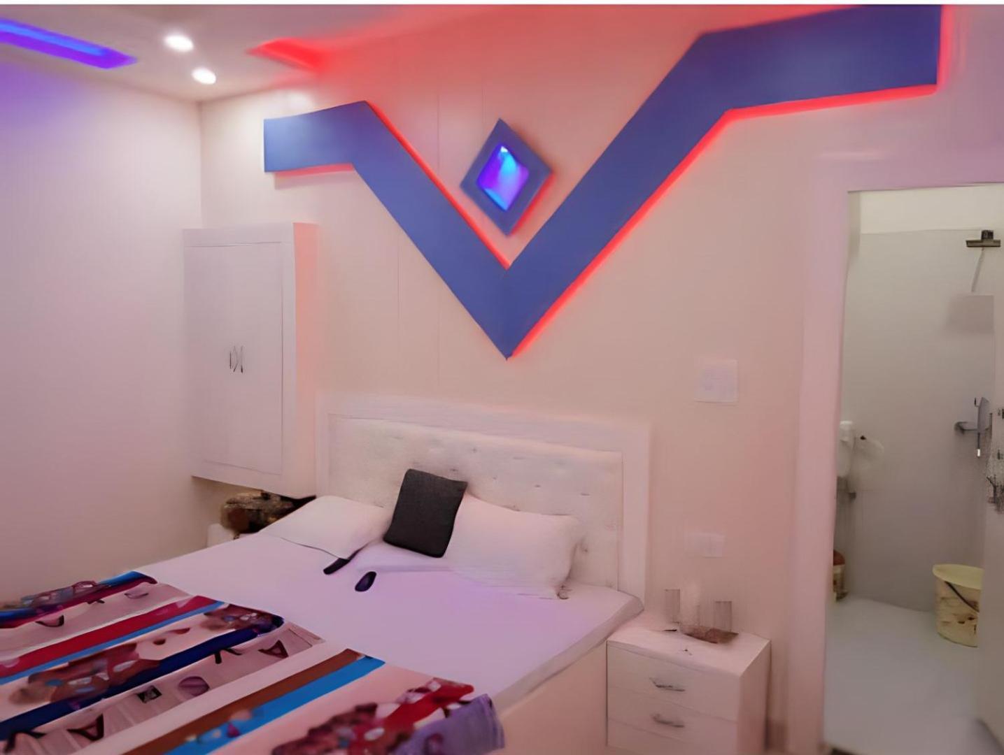 Taj Square A Luxurious Family Homestay Agra  Εξωτερικό φωτογραφία