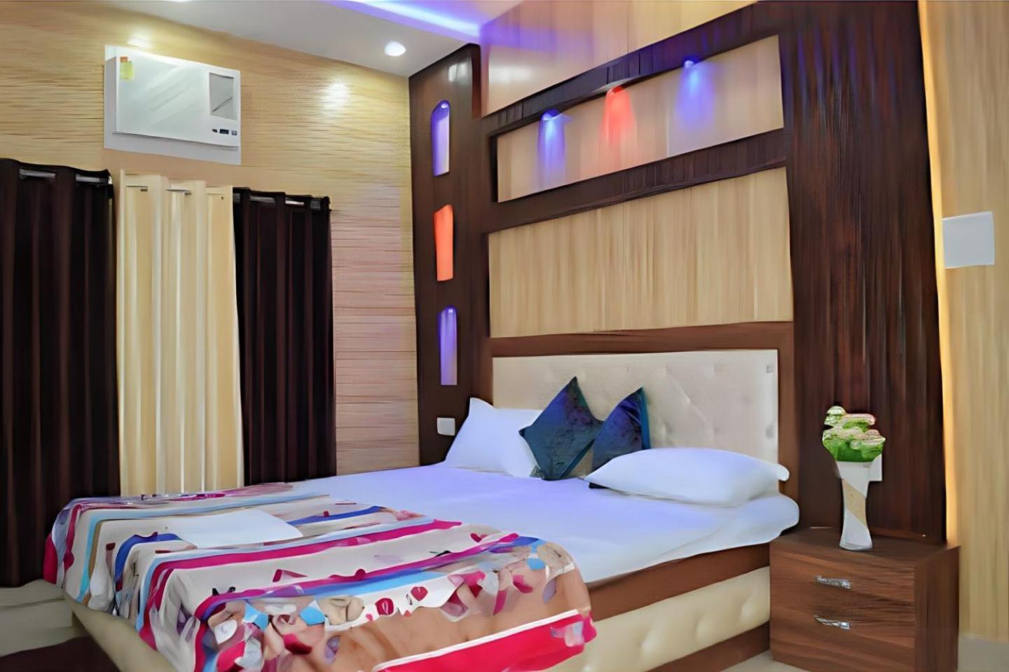 Taj Square A Luxurious Family Homestay Agra  Εξωτερικό φωτογραφία