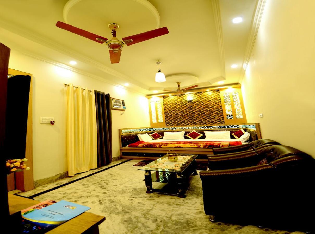 Taj Square A Luxurious Family Homestay Agra  Εξωτερικό φωτογραφία