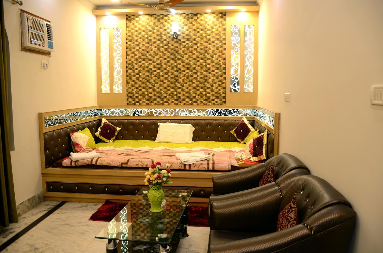 Taj Square A Luxurious Family Homestay Agra  Εξωτερικό φωτογραφία