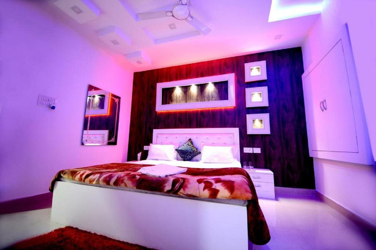 Taj Square A Luxurious Family Homestay Agra  Εξωτερικό φωτογραφία