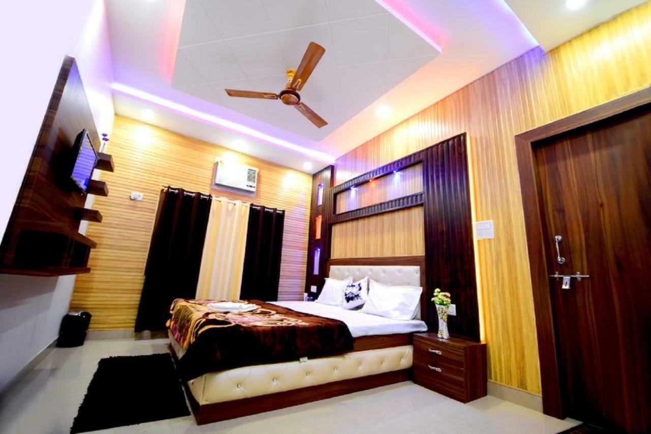 Taj Square A Luxurious Family Homestay Agra  Εξωτερικό φωτογραφία